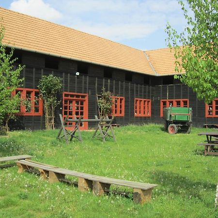 Nyirfaliget Lovaskemping Es Turistahaz Hotel Nyiregyhaza Exterior photo